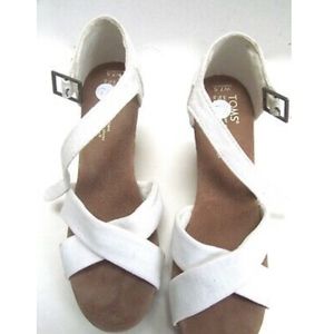 Toms White Canvas Open Toe Cork Shoes Sandals